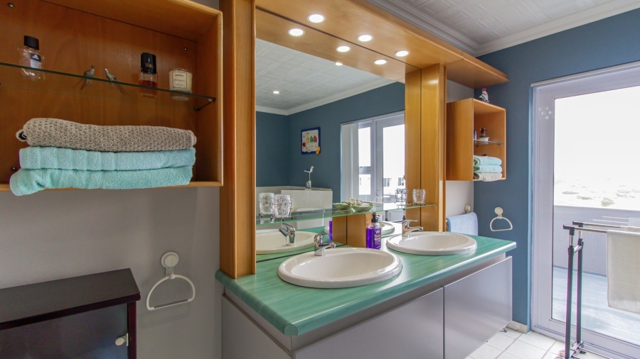 4 Bedroom Property for Sale in Yzerfontein Rural Western Cape